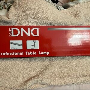 Daisy DND Professional Table Lamp